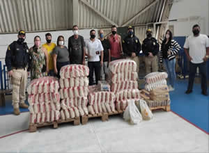 CCSJC e PRF fazem doação de quase uma tonelada de alimentos em Ubatuba